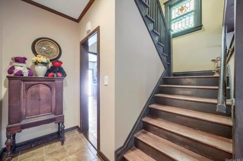 318 Summit Ave, Mount Vernon NY  10552-3004 exterior