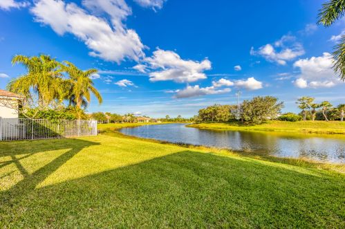 10102 Chadwick Dr, Fort Pierce FL  34987-2420 exterior