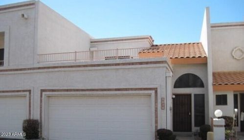 8618 67th Dr, Peoria AZ  85345-8411 exterior