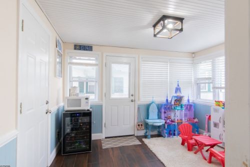 284 Passaic Ave, Nutley NJ  07110-2743 exterior