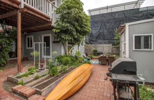 3721 Riviera Dr, San Diego CA 92109-6647 exterior