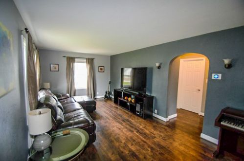 8608 Dakota St, Milwaukee, WI 53227-3724