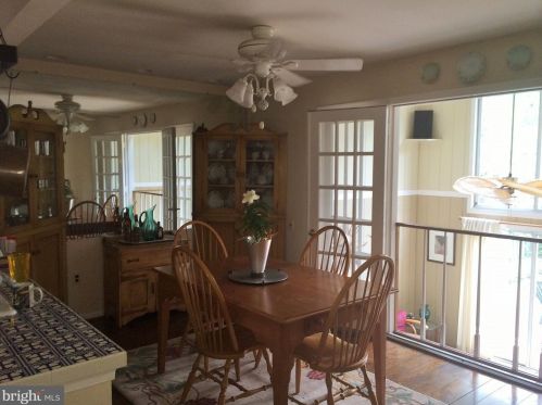 910 Wawaset St, Wilmington, DE 19806-3244