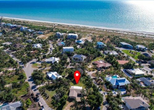 4752 Rue Helene, Sanibel FL  33957-2612 exterior