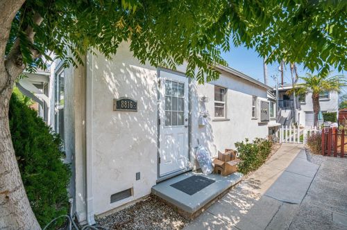 8816 La Mesa Blvd, La Mesa CA 91942-5406 exterior