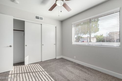 6514 Turquoise Ave, Glendale AZ 85302-1037 exterior