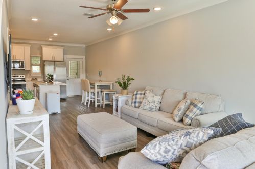 218 Sand Palm Rd, Freeport, FL 32439-3723