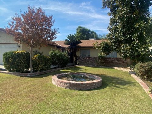 5809 Sunland Ave, Bakersfield, CA 93304-7104