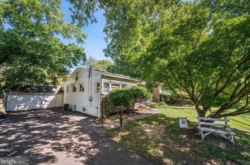 1401 Bullens Ln, Woodlyn, PA 19094-1421