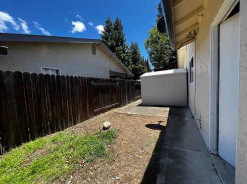 1597 Klamath River Dr, Rancho Cordova CA  95670-2756 exterior