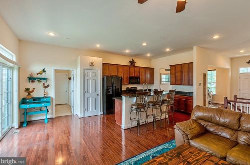 264 Burberry Ln, Charles Town WV  25414-5621 exterior