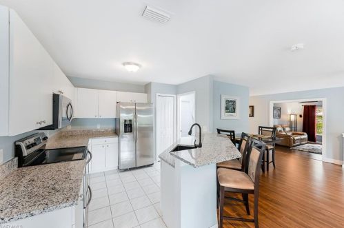 247 Stanhope Cir, Naples FL 34104-0810 exterior