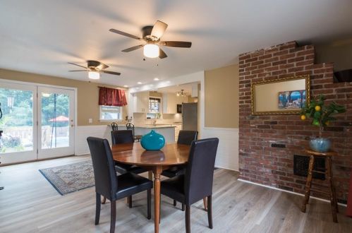 135 Brookside Dr, North Kingstown RI  02852-2005 exterior