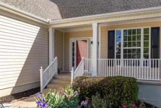 902 Medora Dr, Greer, SC 29650-4752