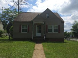2184 Green Rd, Cleveland, OH 44121-3326