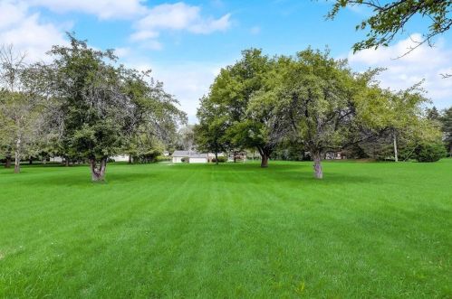 11315 Glenbrook Ln, Thiensville WI  53092-3113 exterior