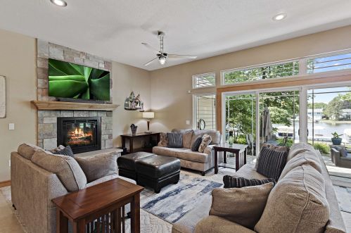 4514 Empire Ln, Waterford, WI 53185-3447