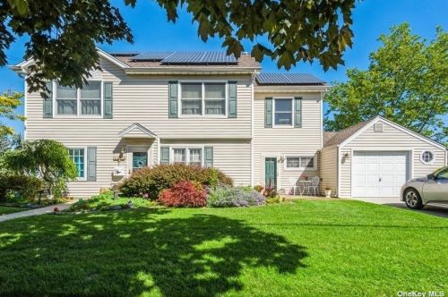 2485 Salisbury Rd, Westbury, NY 11590-6146