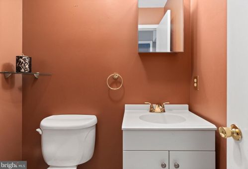 9 Conley Ln, Etters PA  17319-9015 exterior