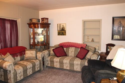 102 Chartes St, New Castle, PA 16102-1507