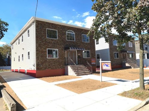 137-52 224th St, Jamaica, NY 11413-1477