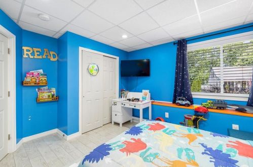 86 Hilltop Dr, Providence RI  02919-3013 exterior