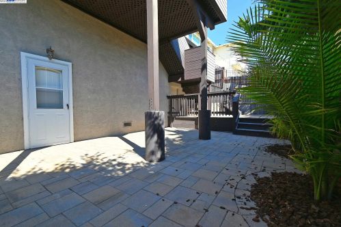 2400 Prosperity Way, San Leandro CA  94578-1124 exterior