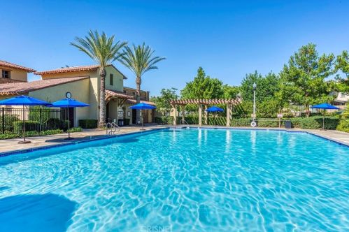 28474 Camino Del Arte Dr, Santa Clarita CA  91354-3094 exterior