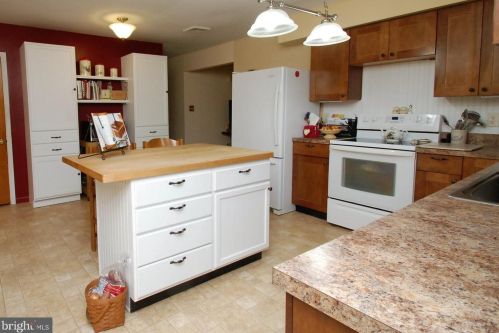 730 Nicholson Ave, Douglassville PA  19518-1569 exterior