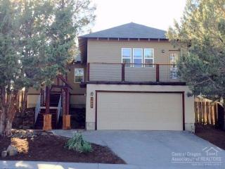 3009 Purcell Blvd, Bend OR  97701-6321 exterior