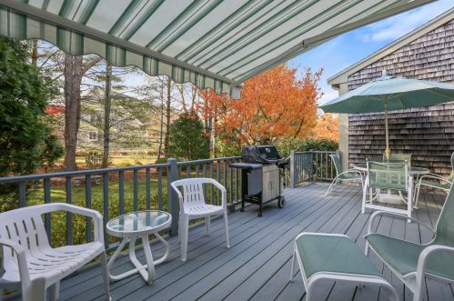 30 Windsor Pt, Mashpee, MA 02649-2296