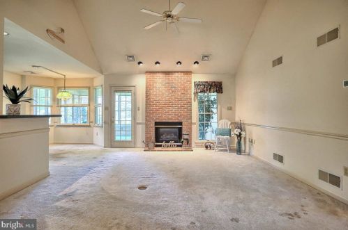 7 Kitszell Dr, Carlisle, PA 17015-9258