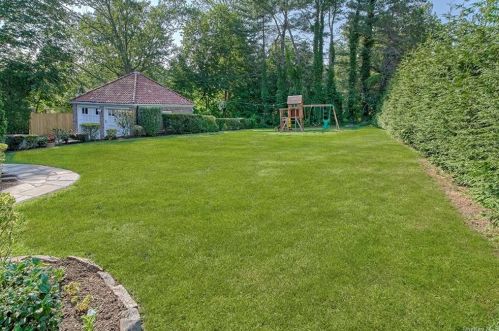 282 Ridgeway, White Plains NY  10605-4113 exterior