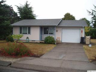 1230 Ash Pl, Lebanon OR  exterior