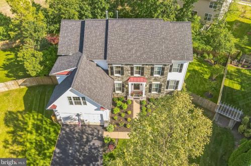 15575 Kelley Farm Ct, Woodbridge VA  22193-5784 exterior