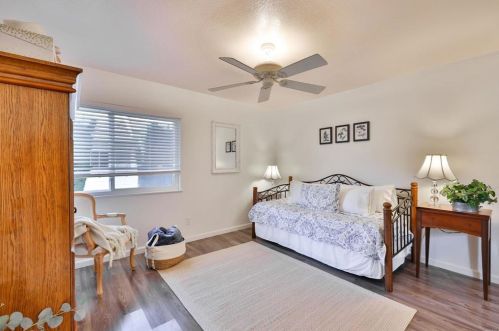 16670 Bernardo Oaks Dr, San Diego CA  92128-2837 exterior