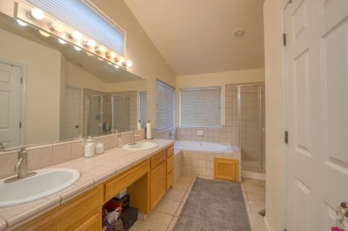 1108 Brookhaven Ln, Manteca CA  95337-8223 exterior