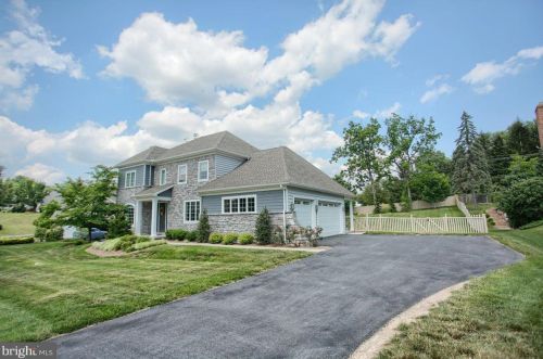 504 Sophia Cir, Hummelstown PA  17036-7089 exterior