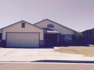 1000 Suffolk Ct, Winters, CA 95694-2207