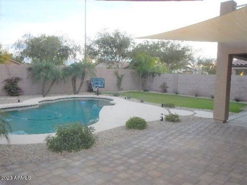805 Esmeralda, Mesa AZ  85208-7158 exterior