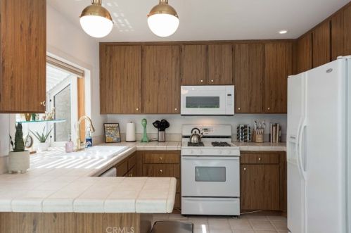 3670 Mesquite Ave, Palm Springs CA  92264-3400 exterior