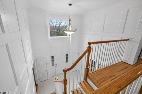 19 Marisa Ct, West Milford NJ  07480-3000 exterior