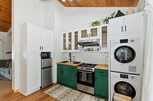 332 Brewer Way, Big Bear City CA  92314-9529 exterior