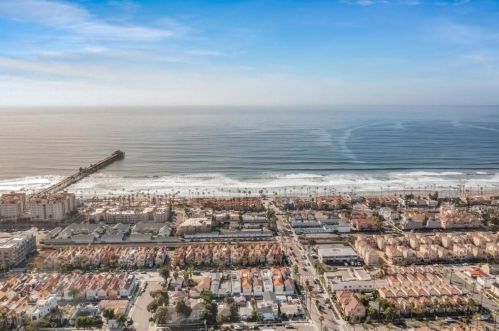 621 Horne St, Oceanside CA  92054-2418 exterior