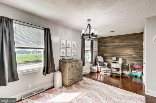 1030 Littlestown Rd, Littlestown PA 17340-9442 exterior