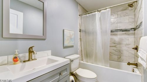 5 Fort Ave, Pelican Island NJ  08751-1512 exterior