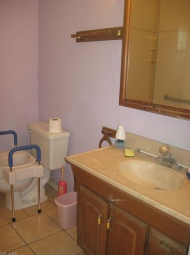 517 Plumosa Ave, Lehigh Acres FL 33972-7910 exterior