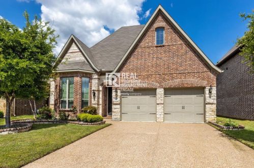 1017 Olivia Dr, Lewisville, TX 75067-3427