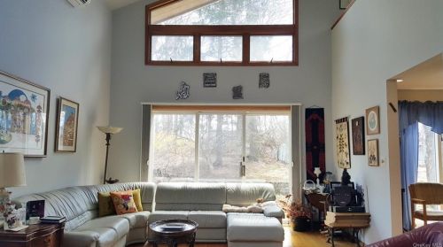 81 Highview Rd, Airmont NY  10901-4017 exterior