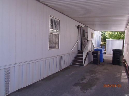 11 Palm Dr, West Pittsburg CA  94565-5401 exterior